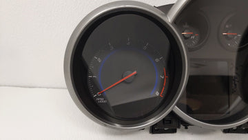 2015-2016 Chevrolet Cruze Instrument Cluster Speedometer Gauges P/N:811511914 94560794, 42362675 Fits Fits 2015 2016 OEM Used Auto Parts