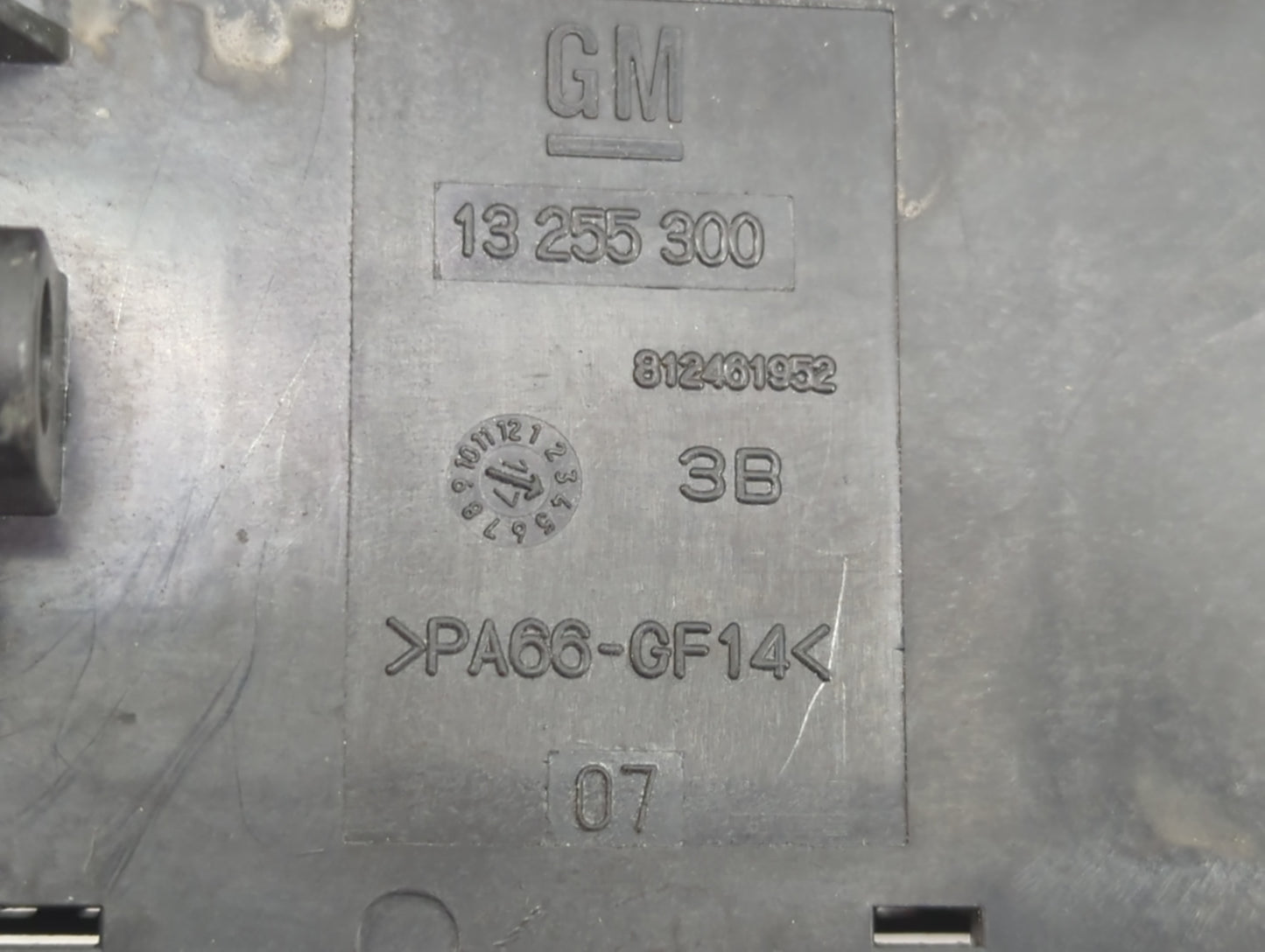 2015-2016 Chevrolet Cruze Fusebox Fuse Box Panel Relay Module P/N:812461952 13 255 300 Fits Fits 2015 2016 OEM Used Auto Par