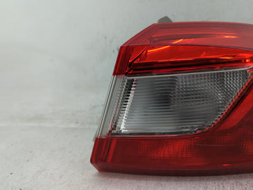 2016 Chevrolet Cruze Tail Light Assembly Passenger Right OEM P/N:84078119 Fits OEM Used Auto Parts