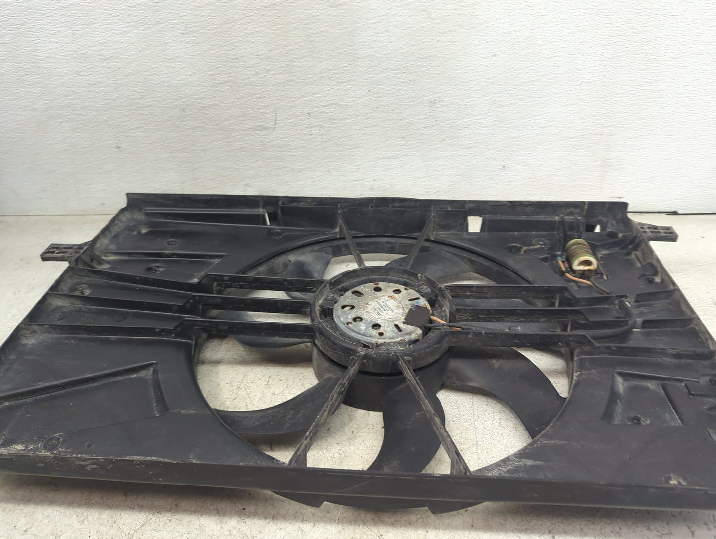 2011-2016 Chevrolet Cruze Electric Radiator Cooling Fan Motor Assembly Fits Fits 2011 2012 2013 2014 2015 2016 2017 OEM Used