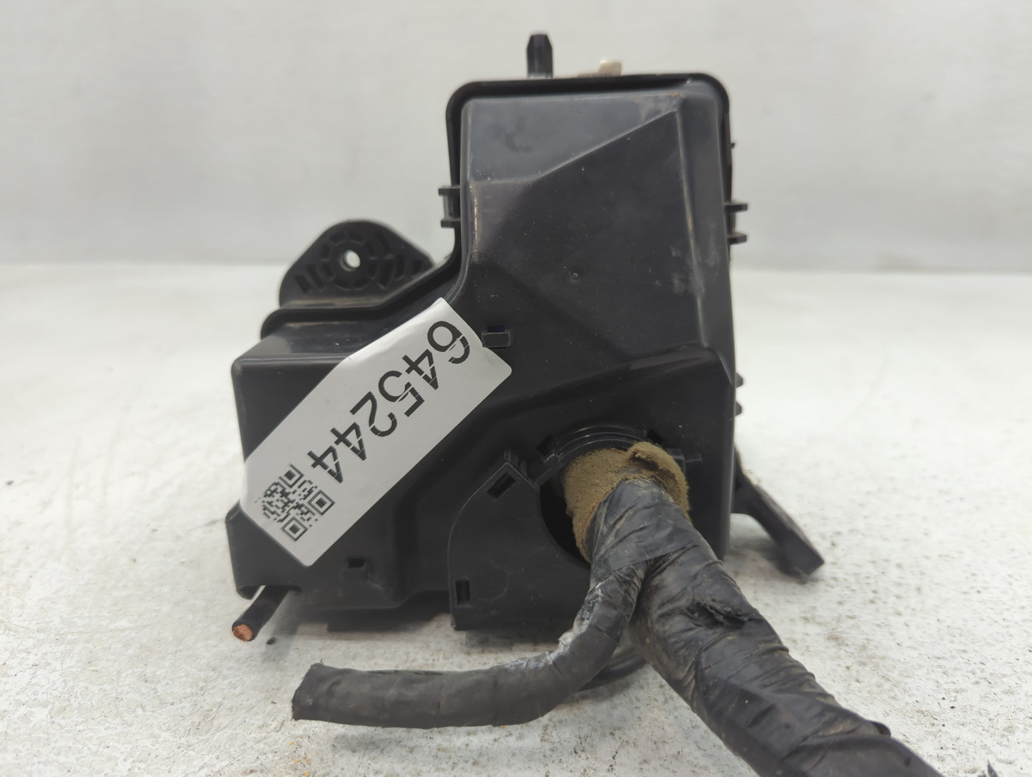 2015-2016 Chevrolet Cruze Fusebox Fuse Box Panel Relay Module P/N:N91236-2V039 Fits Fits 2015 2016 OEM Used Auto Parts - Oem