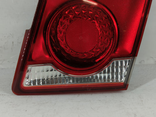 2011-2016 Chevrolet Cruze Tail Light Assembly Passenger Right OEM P/N:0042124 Fits Fits 2011 2012 2013 2014 2015 2016 OEM Used Auto Parts