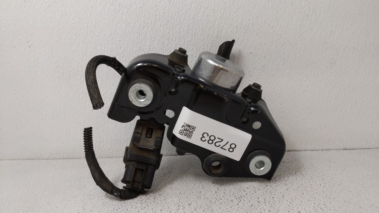 2013-2016 Chevrolet Cruze Central Vaccum Lock Pump 15211 1073 002 - Oemusedautoparts1.com