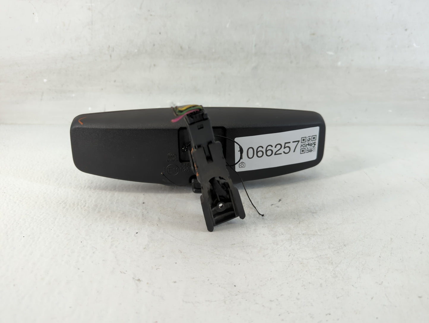 2010-2017 Chevrolet Equinox Interior Rear View Mirror Replacement OEM P/N:E11046392 E11026392 Fits OEM Used Auto Parts - Oem