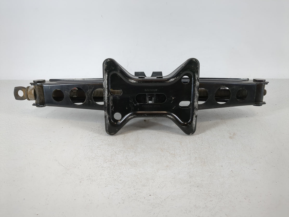 2016 Chevrolet Equinox Spare Scissor Car Jack 1120611 - Oemusedautoparts1.com