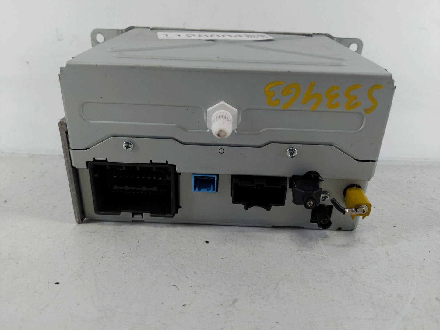 2016 Chevrolet Equinox Radio AM FM Cd Player Receiver Replacement P/N:84026072 Fits OEM Used Auto Parts - Oemusedautoparts1.