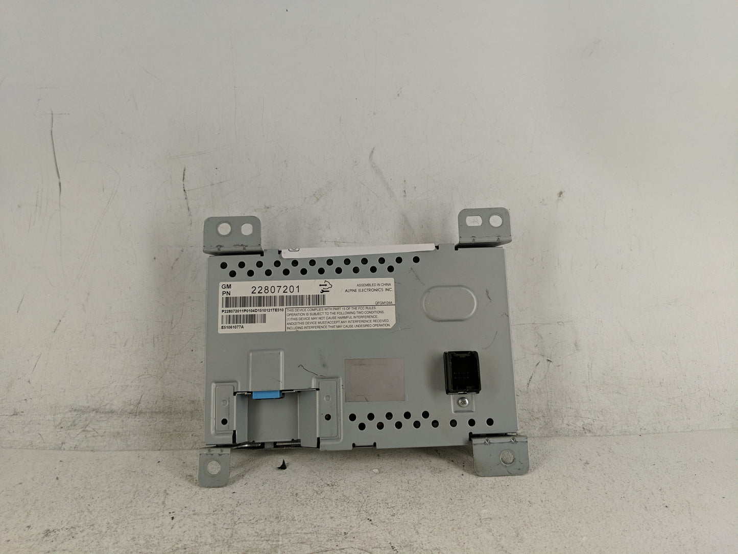 2016 Chevrolet Equinox Radio AM FM Cd Player Receiver Replacement P/N:22807201 Fits OEM Used Auto Parts - Oemusedautoparts1.