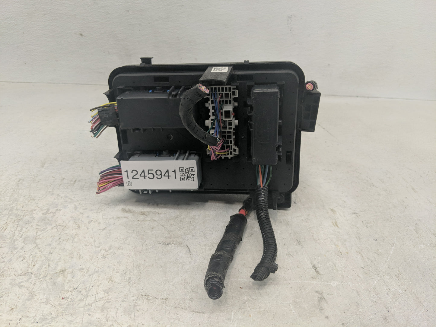 2016-2017 Chevrolet Equinox Fusebox Fuse Box Panel Relay Module P/N:84080470 01 Fits Fits 2016 2017 OEM Used Auto Parts - Oe