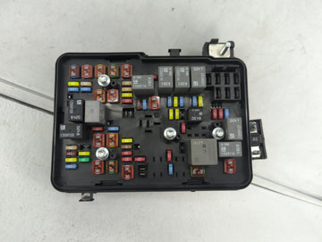 2016-2017 Chevrolet Equinox Fusebox Fuse Box Panel Relay Module P/N:23404556 04692235AD, KAB07C04C6 Fits Fits 2016 2017 OEM Used Auto Parts