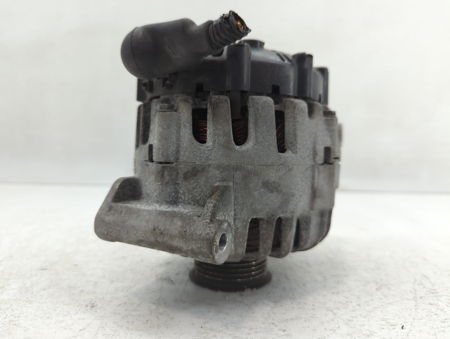 2010-2017 Chevrolet Equinox Alternator Replacement Generator Charging Assembly Engine OEM P/N:13588328 Fits OEM Used Auto Pa