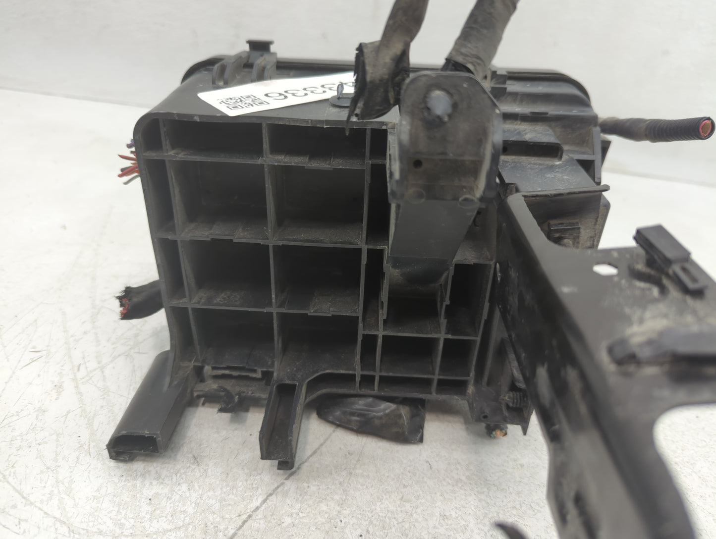 2016-2017 Chevrolet Equinox Fusebox Fuse Box Panel Relay Module P/N:23404556_01 Fits Fits 2016 2017 OEM Used Auto Parts - Oe