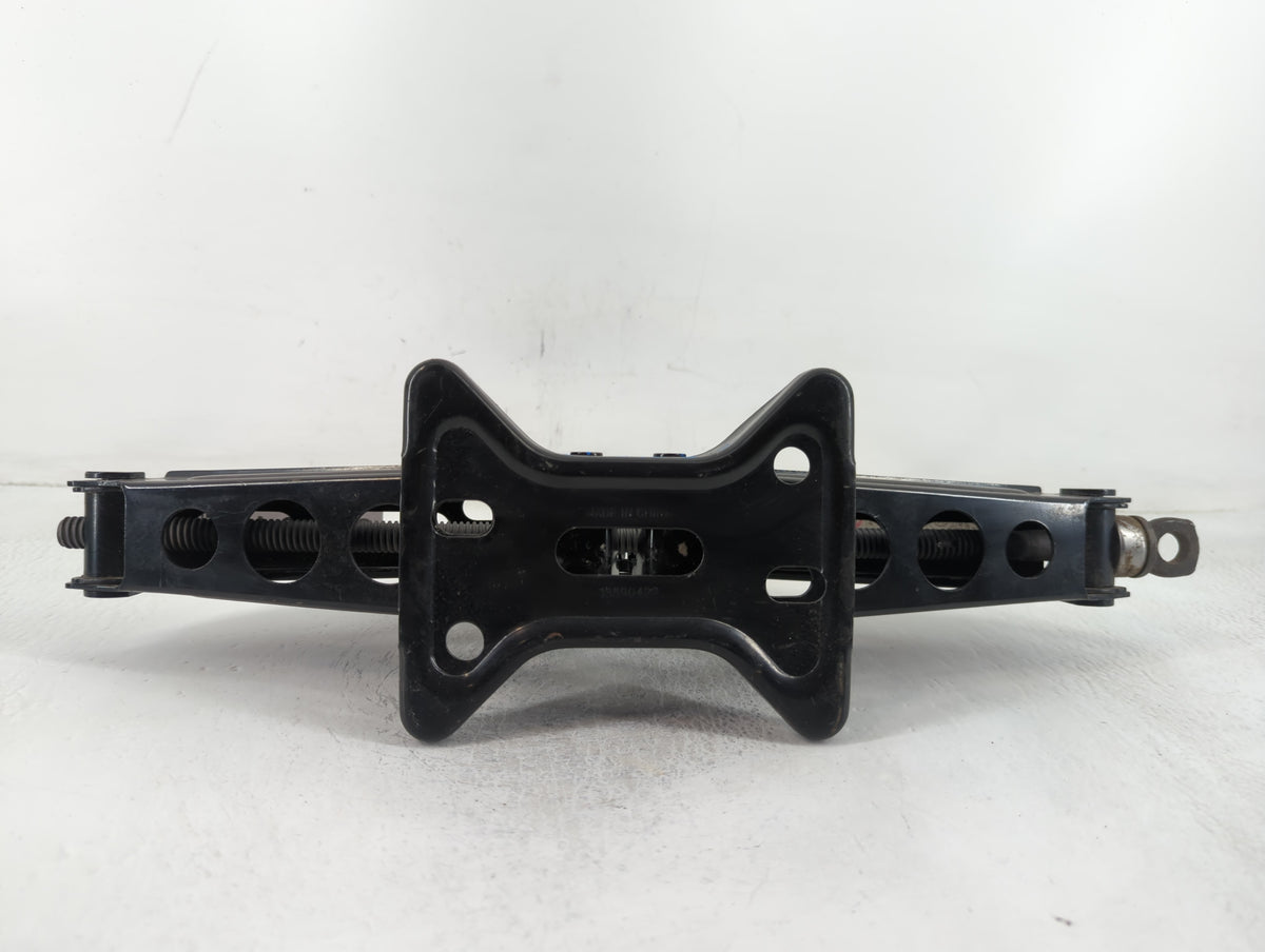 2016 Chevrolet Equinox Spare Scissor Car Jack 683648 - Oemusedautoparts1.com