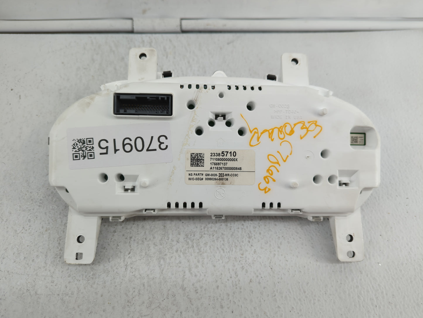 2016 Chevrolet Impala Instrument Cluster Speedometer Gauges P/N:23385710 Fits OEM Used Auto Parts - Oemusedautoparts1.com