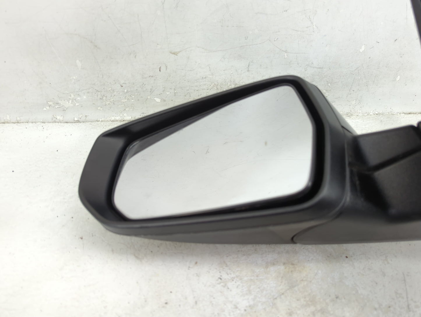 2016-2018 Chevrolet Malibu Driver Side View Mirror - Left Door Mirror OEM Used - Oemusedautoparts1.com