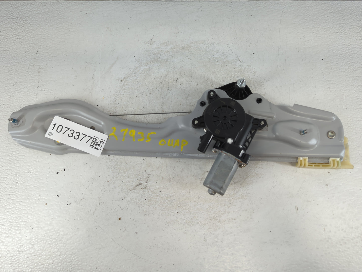 2016-2021 Chevrolet Malibu Driver Left Front Window Regulator 1073377 - Oemusedautoparts1.com