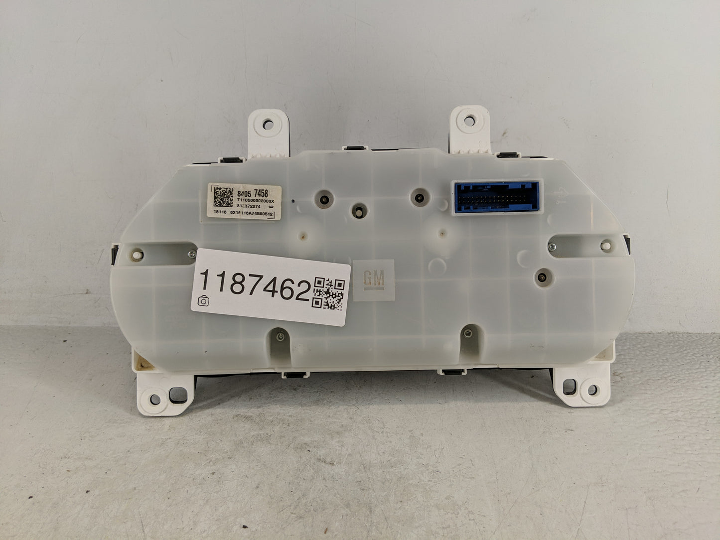 2016 Chevrolet Malibu Instrument Cluster Speedometer Gauges P/N:84057458 Fits OEM Used Auto Parts - Oemusedautoparts1.com