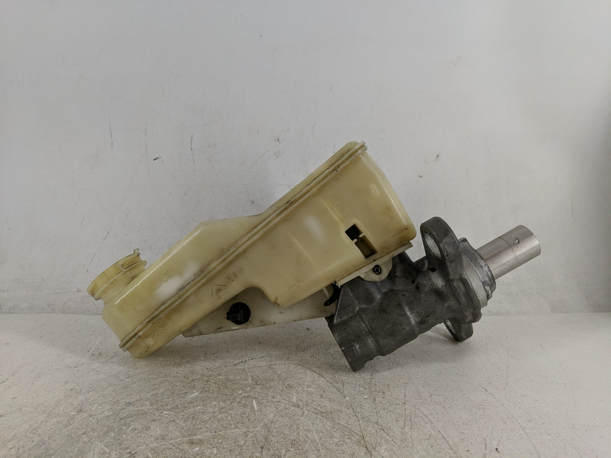 2016-2021 Chevrolet Malibu Brake Master Cylinder 1208629 - Oemusedautoparts1.com