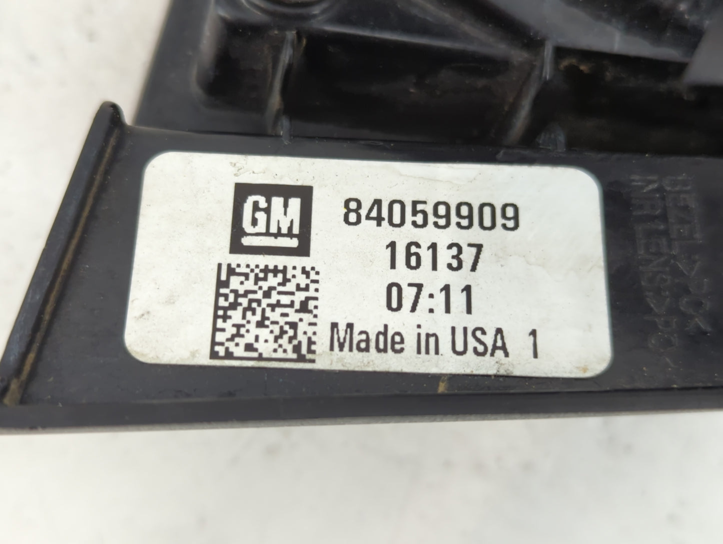 2016-2021 Chevrolet Malibu Tail Light Assembly Passenger Right OEM P/N:84059909 Fits Fits 2016 2017 2018 2019 2020 2021 OEM