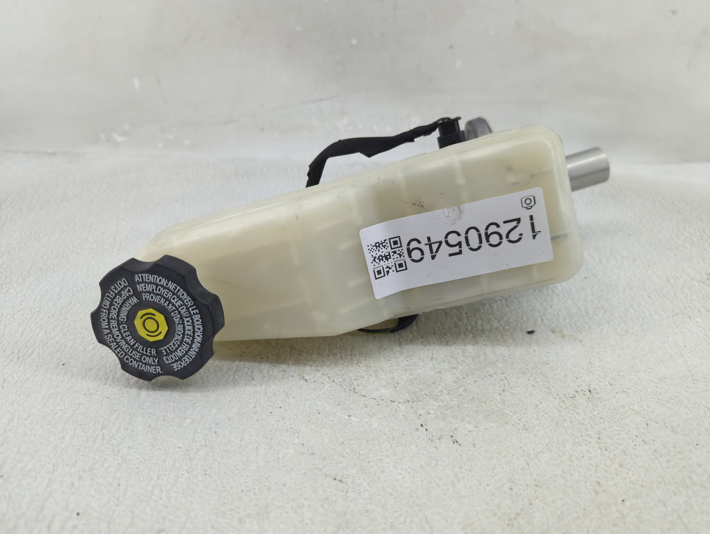 2016-2021 Chevrolet Malibu Brake Master Cylinder 1290549 - Oemusedautoparts1.com