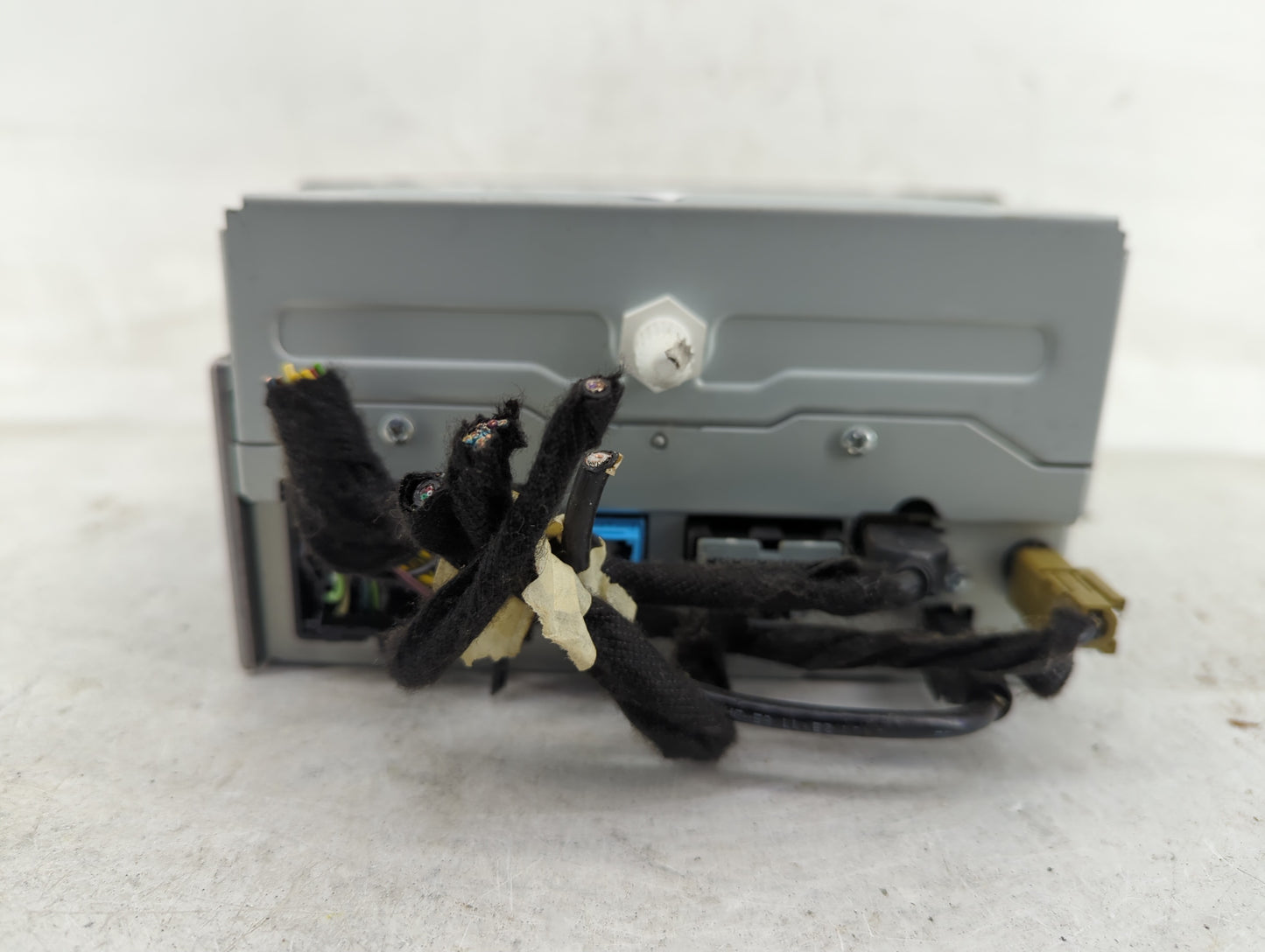 2016 Chevrolet Malibu Radio AM FM Cd Player Receiver Replacement P/N:23284461 Fits OEM Used Auto Parts - Oemusedautoparts1.c