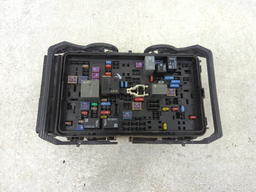 2014-2016 Chevrolet Malibu Fusebox Fuse Box Panel Relay Module P/N:84144636-01 Fits Fits 2014 2015 2016 OEM Used Auto Parts
