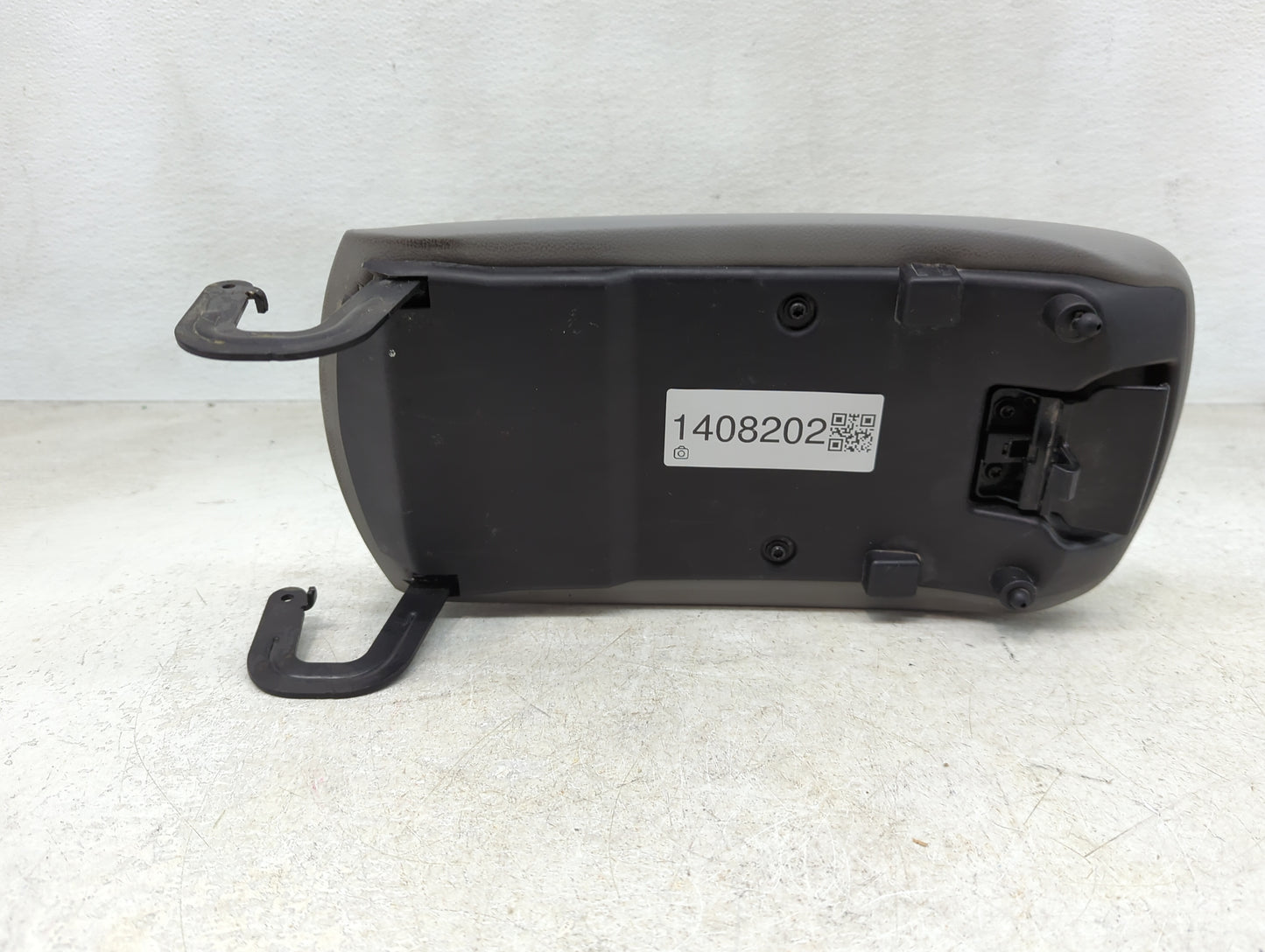 2016 Chevrolet Malibu Center Console Armrest Cover Lid Fits OEM Used Auto Parts - Oemusedautoparts1.com
