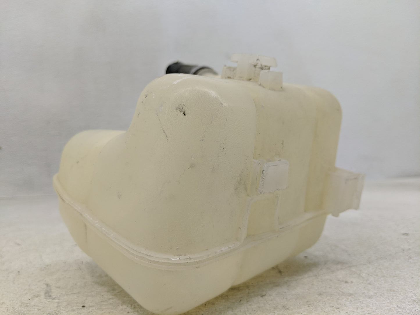Chevrolet Malibu Limited Radiator Coolant Overflow Expansion Tank Bottle 1313073 - Oemusedautoparts1.com