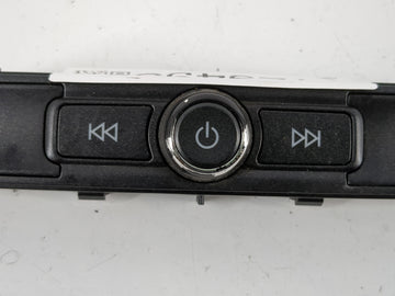 2016-2019 Chevrolet Silverado 1500 Radio AM FM Cd Player Receiver Replacement P/N:42342515 Fits Fits 2016 2017 2018 2019 OEM Used Auto Parts