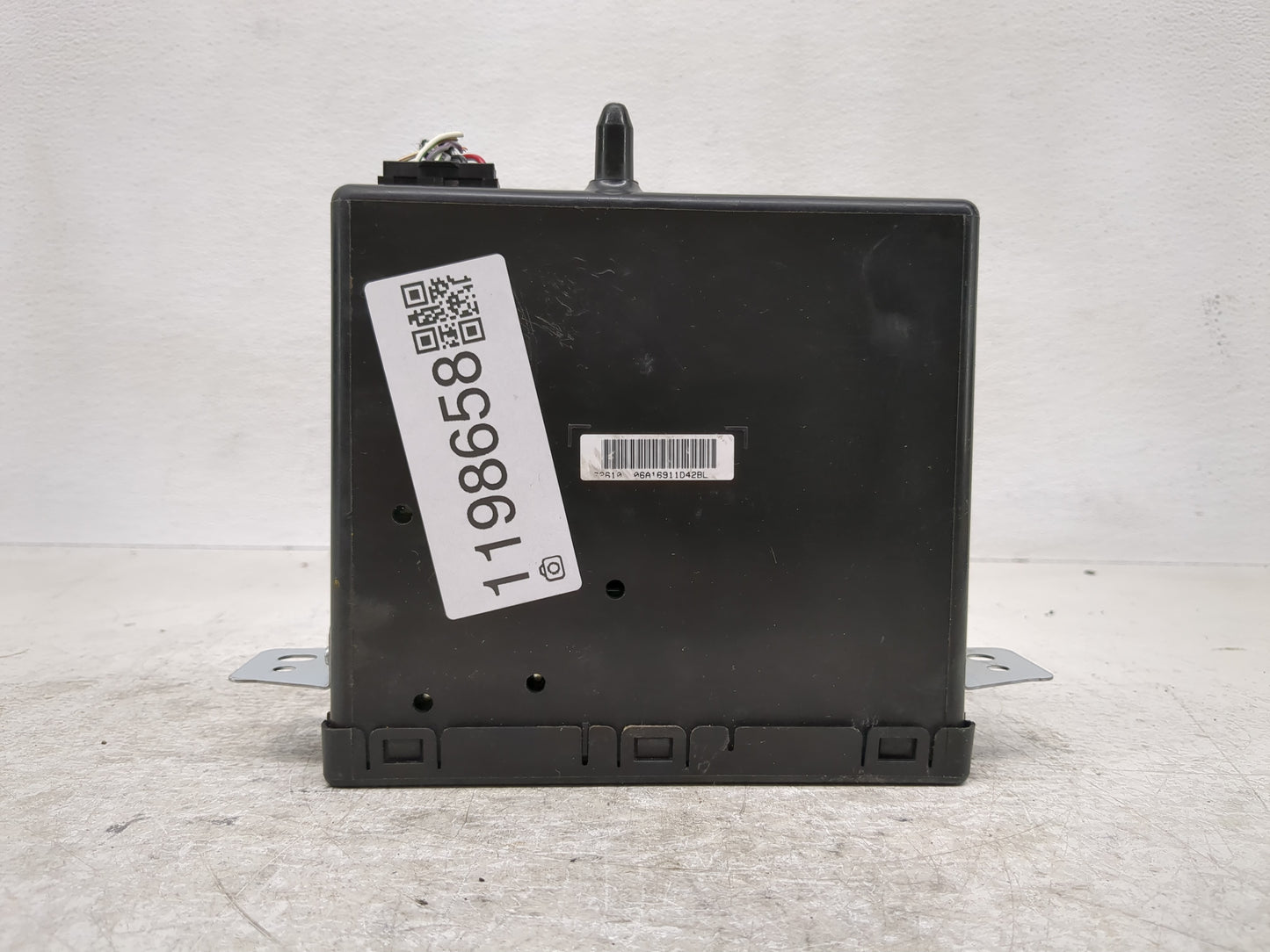 2016 Chevrolet Silverado 1500 Radio AM FM Cd Player Receiver Replacement P/N:84016435 Fits OEM Used Auto Parts - Oemusedauto