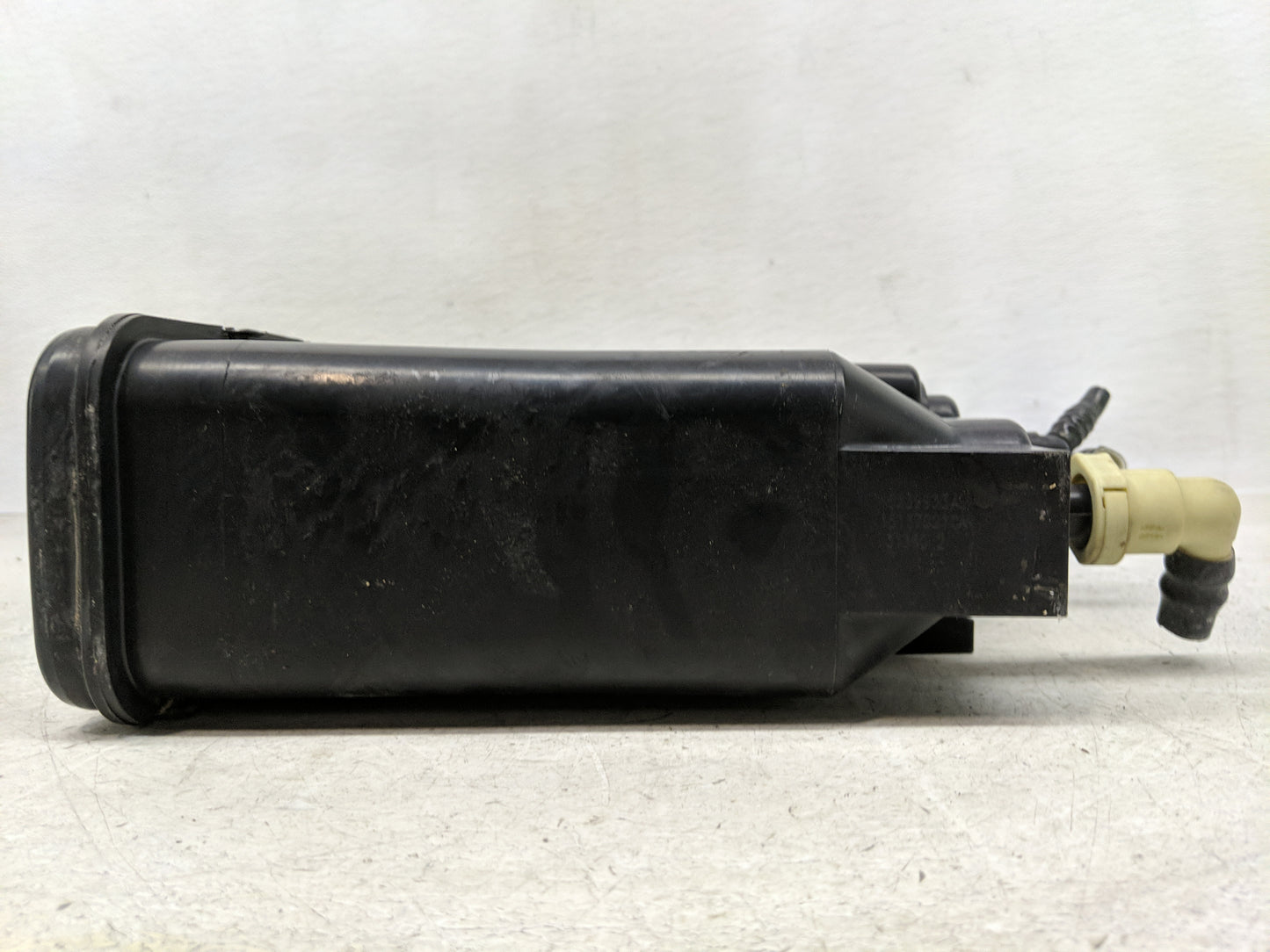 2016 Chevrolet Silverado 1500 Fuel Vapor Charcoal Canister - Oemusedautoparts1.com