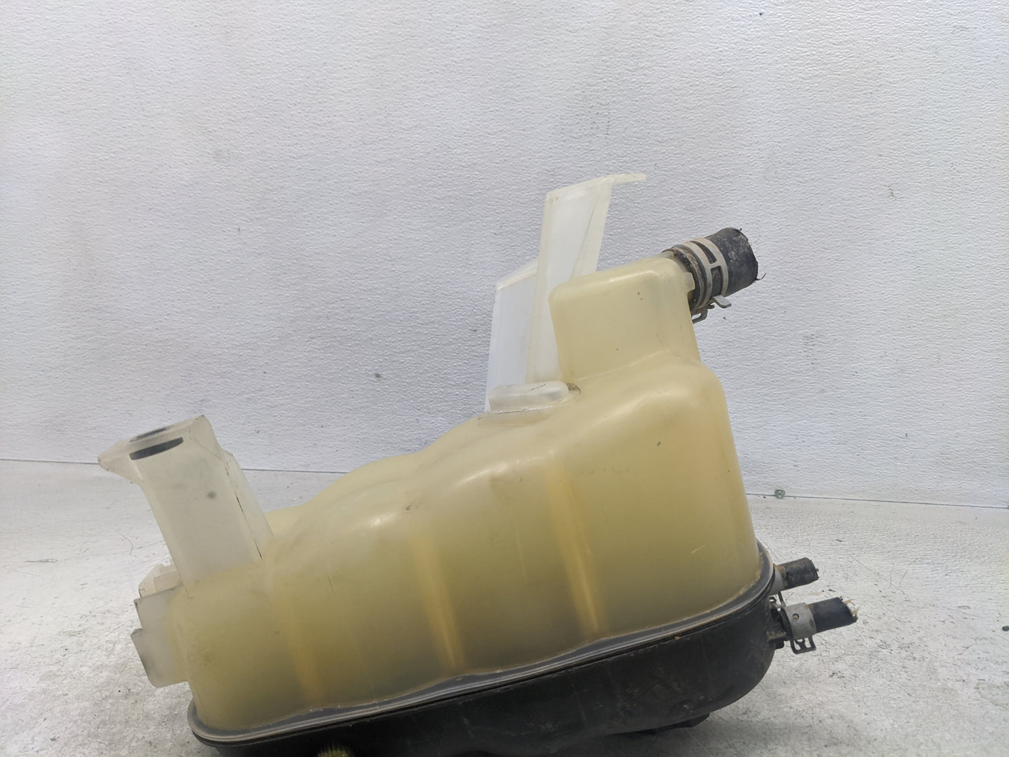 2014 Silverado 1500 Radiator Coolant Overflow Expansion Tank Bottle - Oemusedautoparts1.com