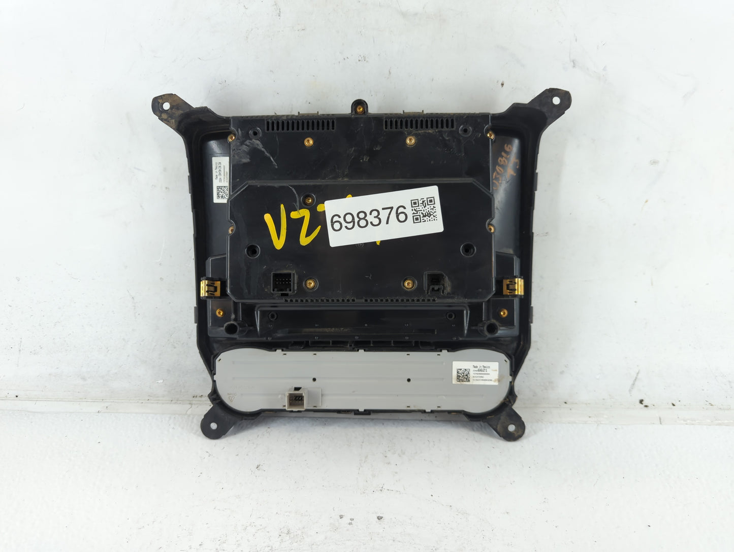 2015-2016 Chevrolet Silverado 1500 Radio AM FM Cd Player Receiver Replacement P/N:23486621 Fits Fits 2015 2016 OEM Used Auto