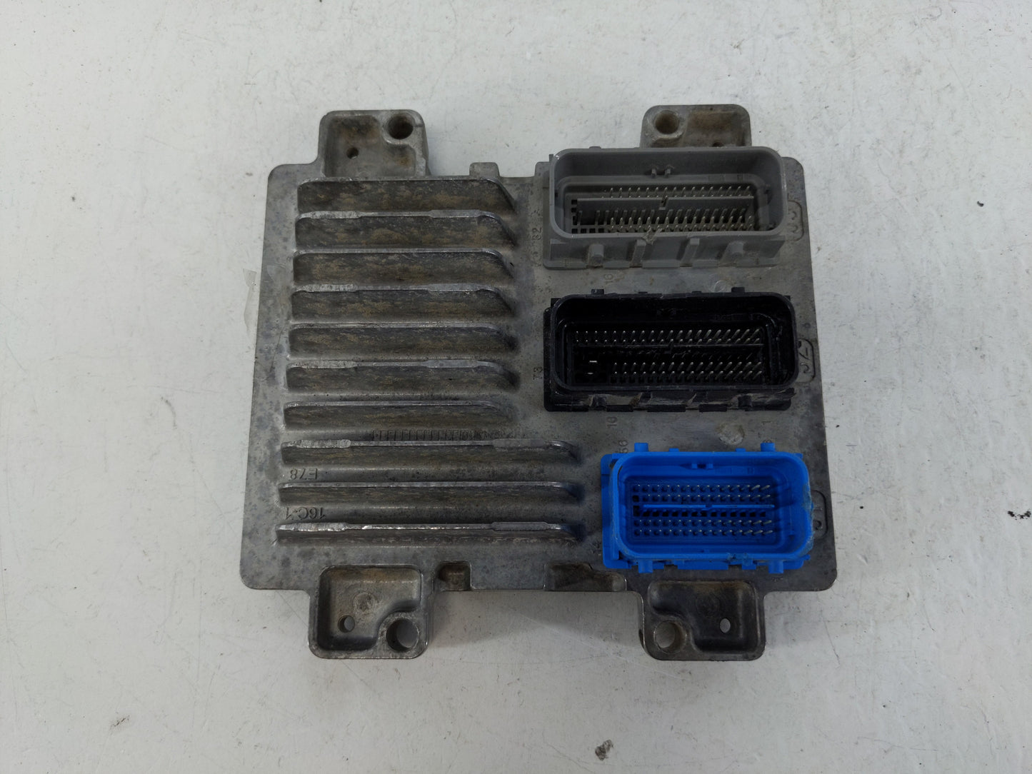 2016 Chevrolet Silverado 2500 PCM Engine Control Computer ECU ECM PCU OEM P/N:12670335 Fits Fits 2011 2012 2013 2014 2015 OE