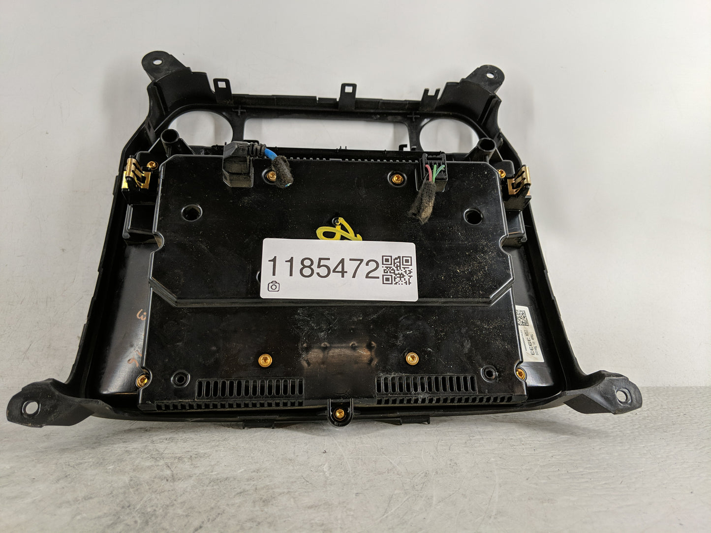 2016 Chevrolet Silverado 3500 Radio AM FM Cd Player Receiver Replacement P/N:23243933 Fits OEM Used Auto Parts - Oemusedauto