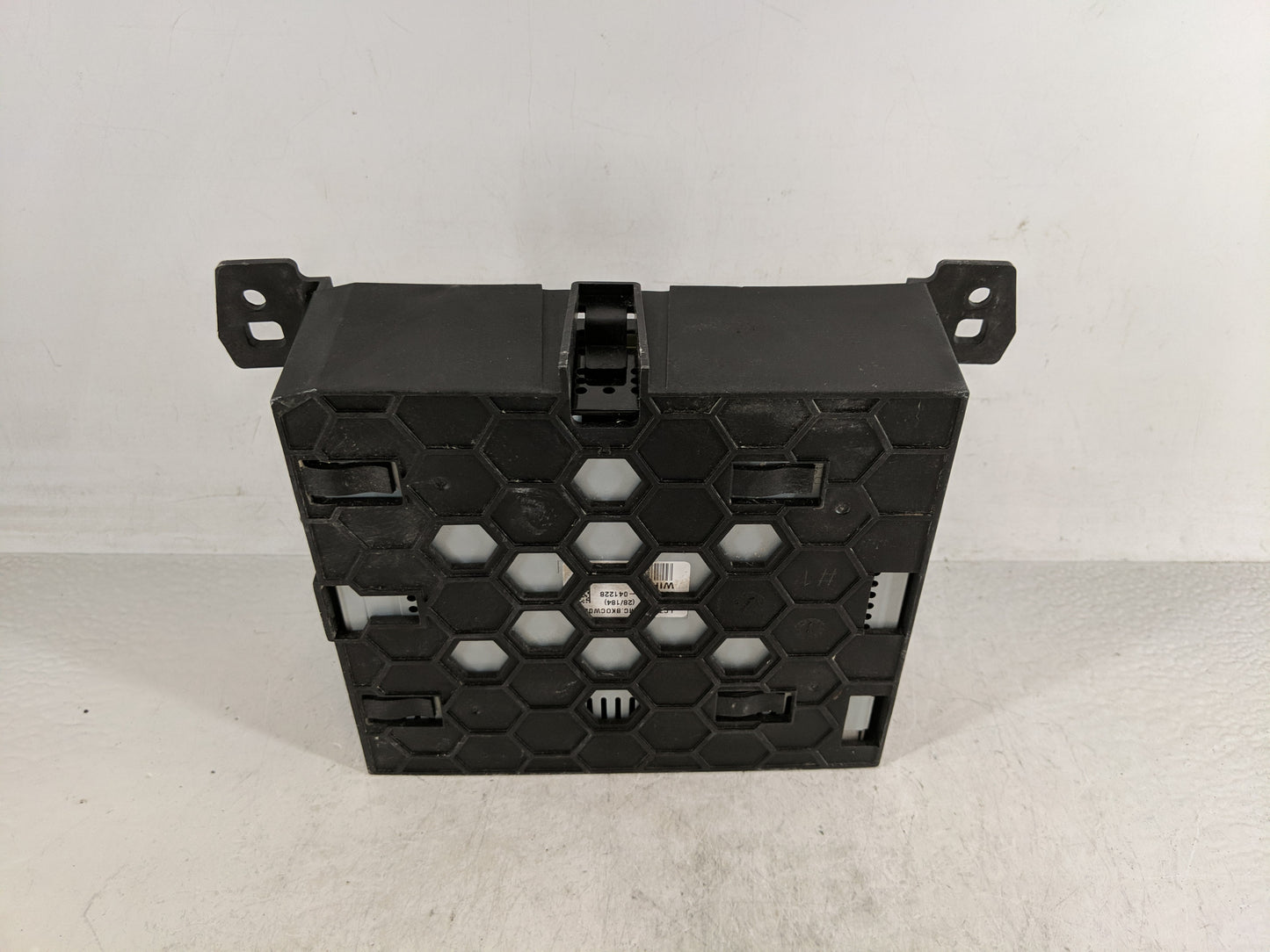 2015-2016 Chevrolet Spark Radio AM FM Cd Player Receiver Replacement P/N:42386923 Fits Fits 2015 2016 OEM Used Auto Parts -