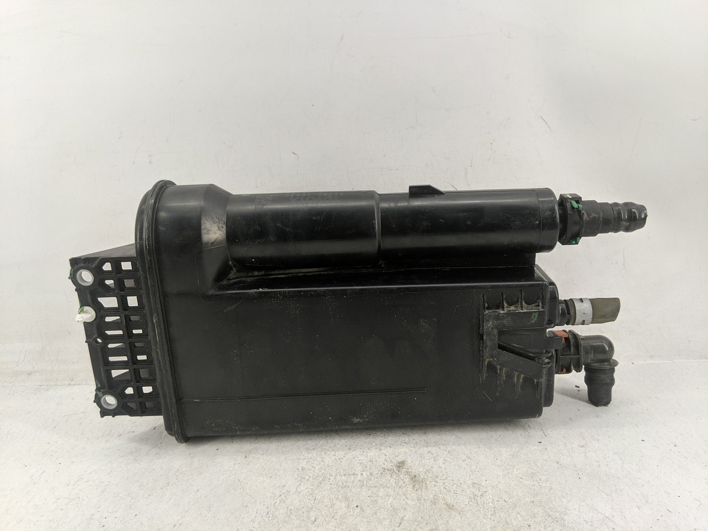 2016 Chevrolet Suburban 1500 Fuel Vapor Charcoal Canister - Oemusedautoparts1.com