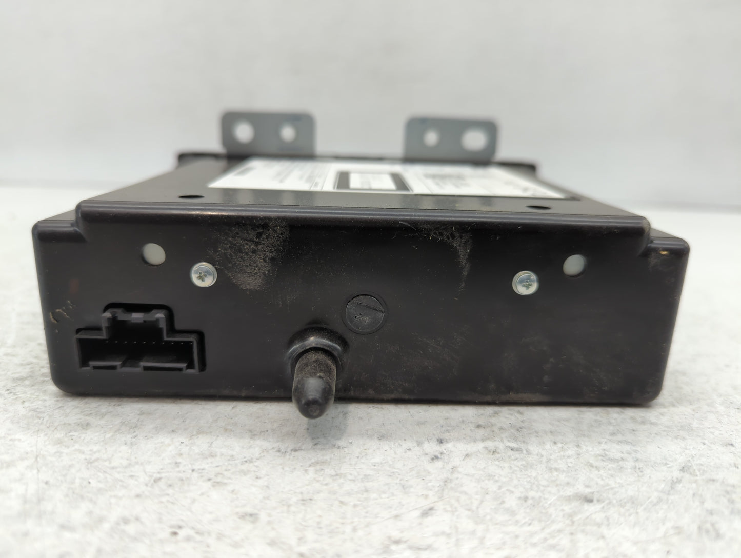 Chevrolet Suburban 1500 Am Fm Cd Player Radio Receiver - Oemusedautoparts1.com
