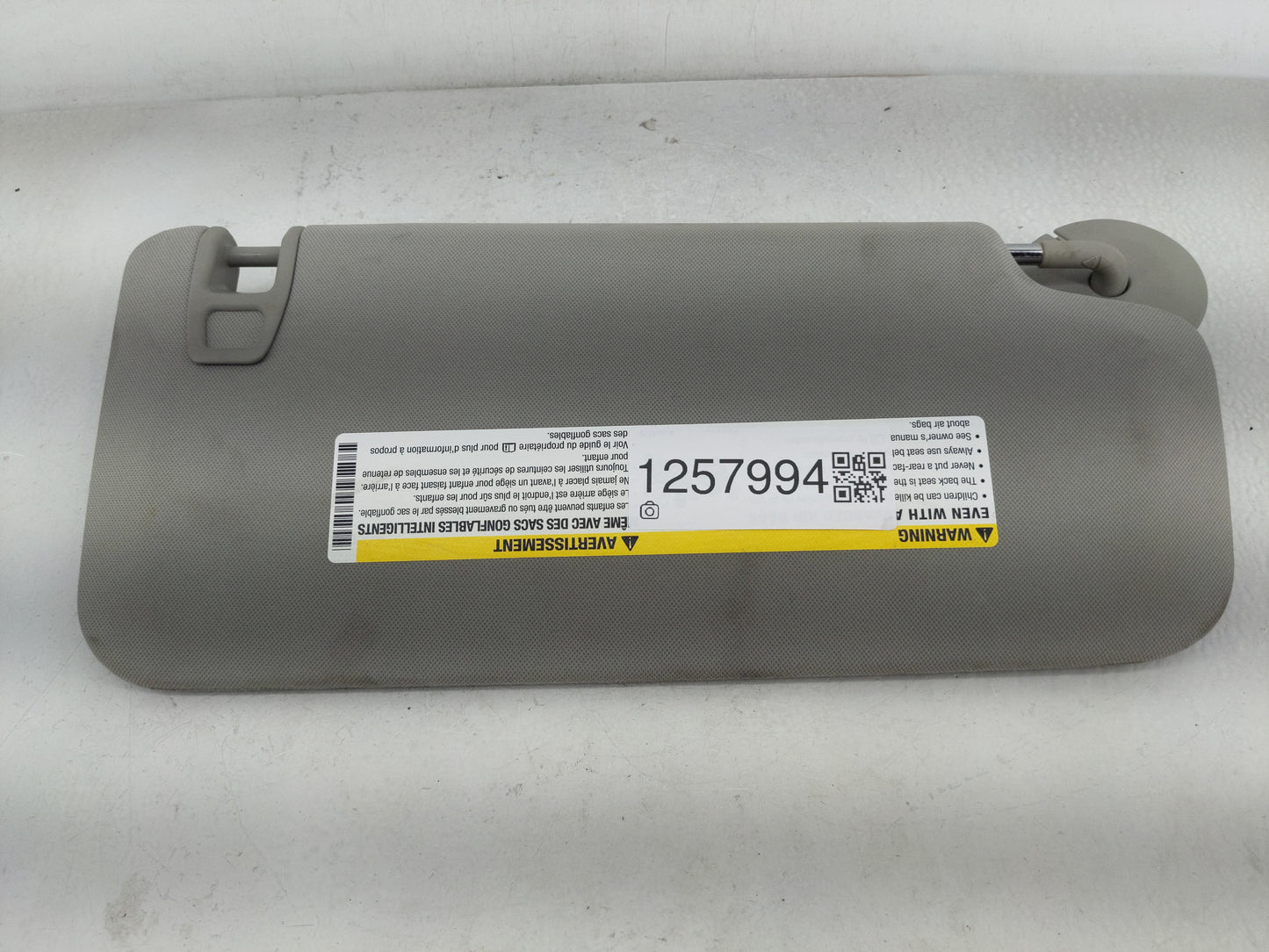 2016 Chevrolet Traverse Sun Visor Shade Replacement Driver Left Mirror Fits OEM Used Auto Parts - Oemusedautoparts1.com