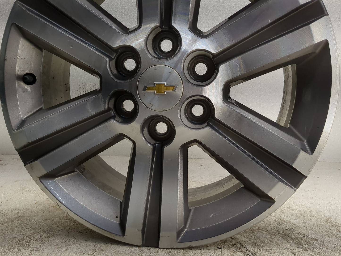 2015-2017 Chevrolet Traverse Oem Wheel Rim - Oemusedautoparts1.com