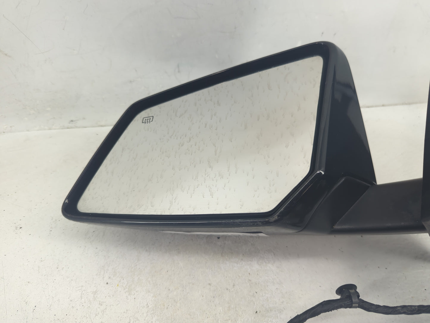 2015-2017 Chevrolet Traverse Driver Side View Mirror - Left Door Mirror OEM Used - Oemusedautoparts1.com