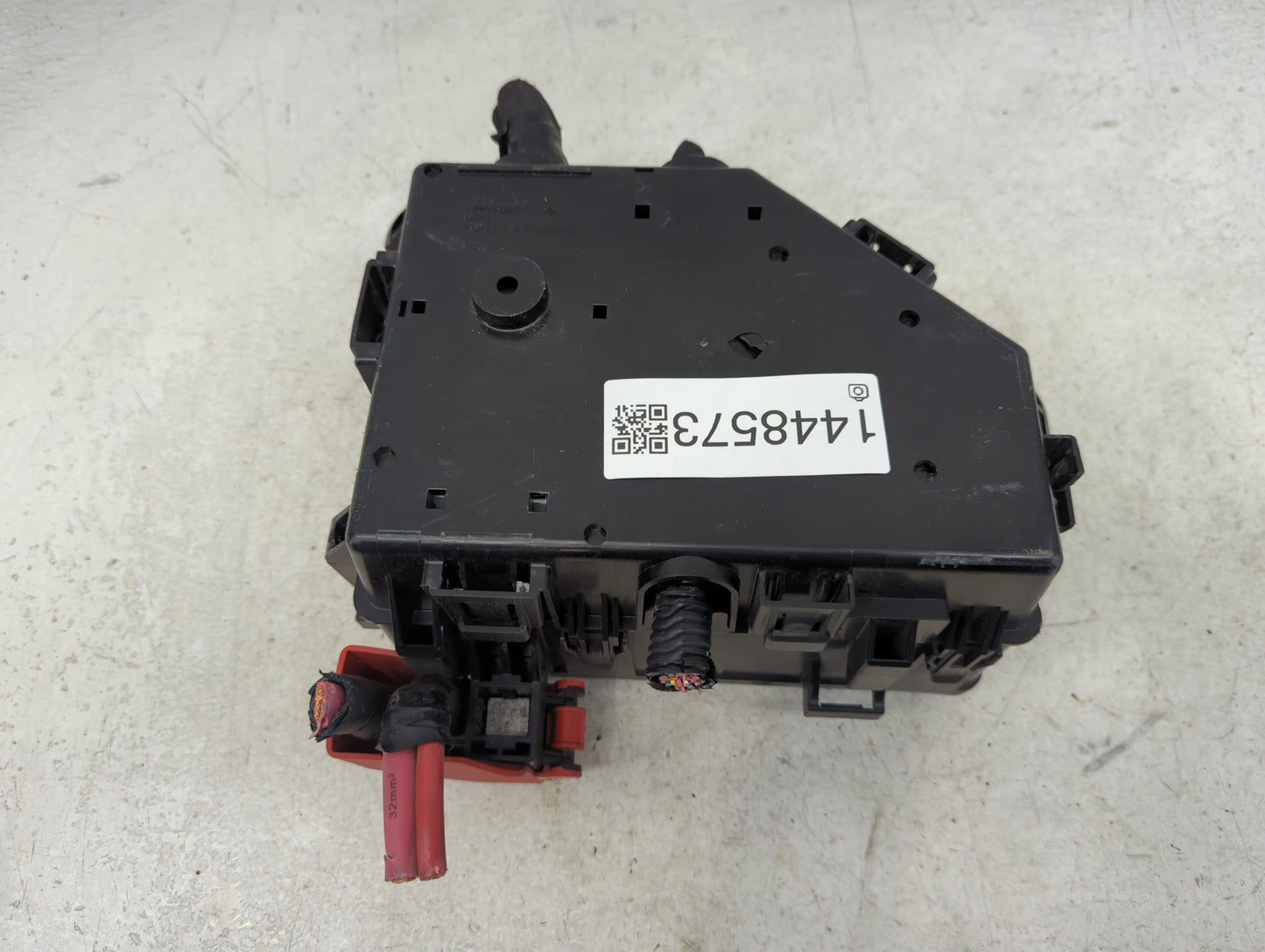 2015-2017 Chevrolet Traverse Fusebox Fuse Box Panel Relay Module P/N:23436805 13502751, 13502752 Fits Fits 2015 2016 2017 OE