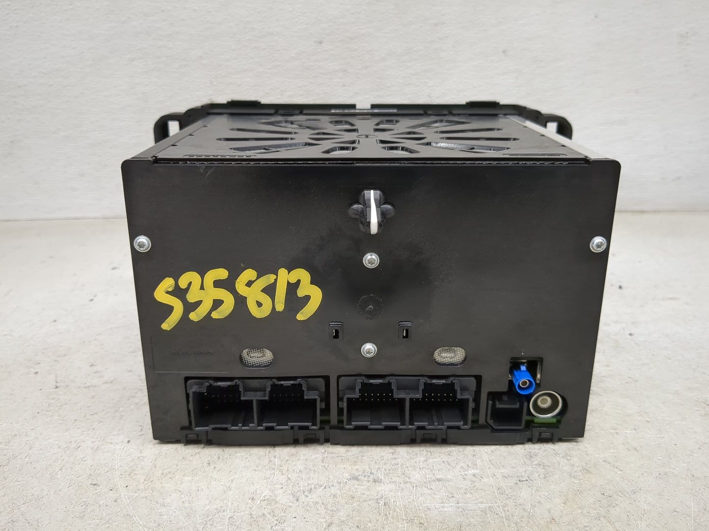 2015-2016 Chevrolet Traverse Radio AM FM Cd Player Receiver Replacement P/N:23227409 28483035, L2C0050TR Fits Fits 2015 2016