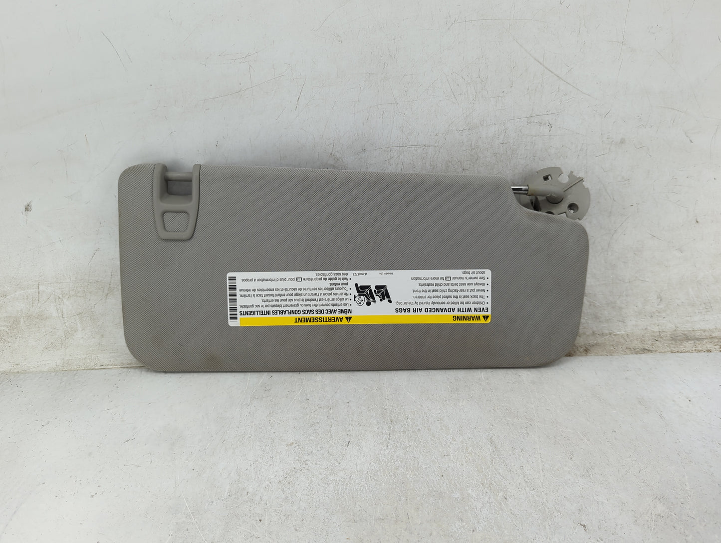 2016 Chevrolet Traverse Sun Visor Shade Replacement Driver Left Mirror Fits OEM Used Auto Parts - Oemusedautoparts1.com