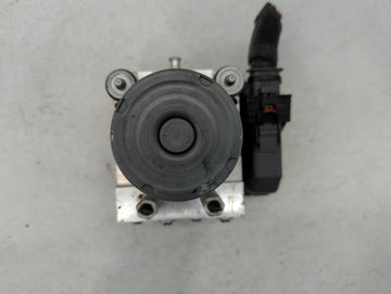 2017 Chevrolet Traverse ABS Pump Control Module Replacement P/N:23407416 22893248 Fits Fits 2012 2013 2014 2015 2016 OEM Used Auto Parts
