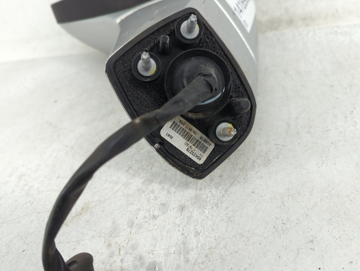 2015-2016 Chevrolet Trax Driver Side View Mirror - Left Door Mirror OEM Used - Oemusedautoparts1.com