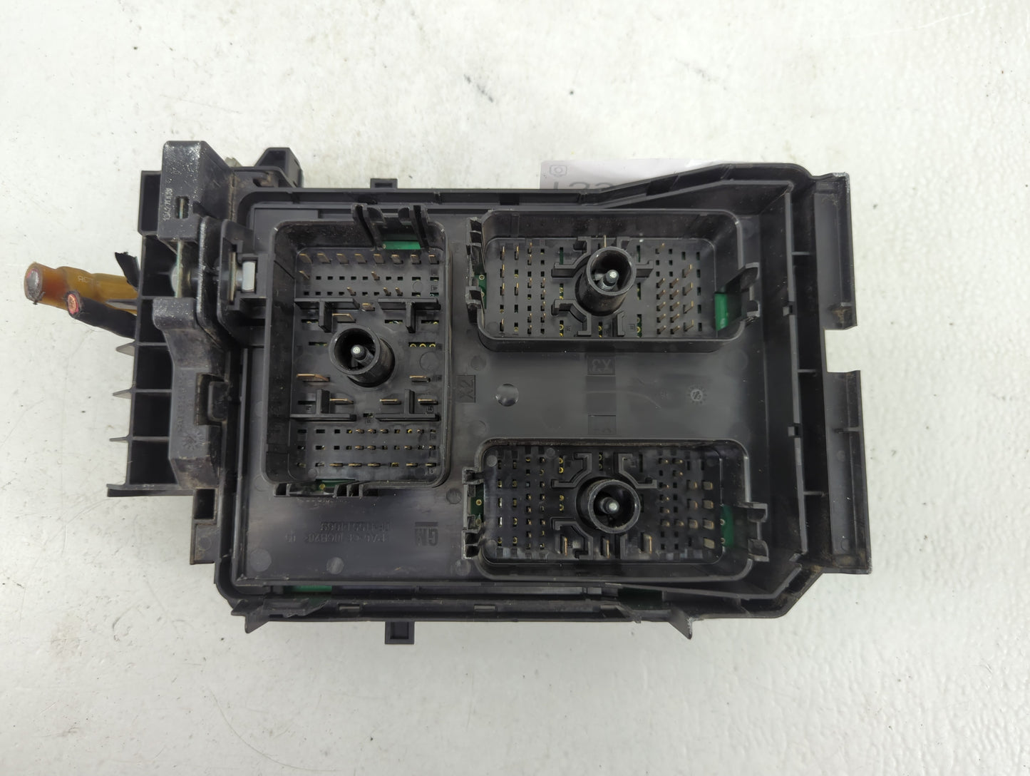 2016-2018 Chevrolet Volt Fusebox Fuse Box Panel Relay Module P/N:812461952 23301690 Fits Fits 2016 2017 2018 OEM Used Auto P