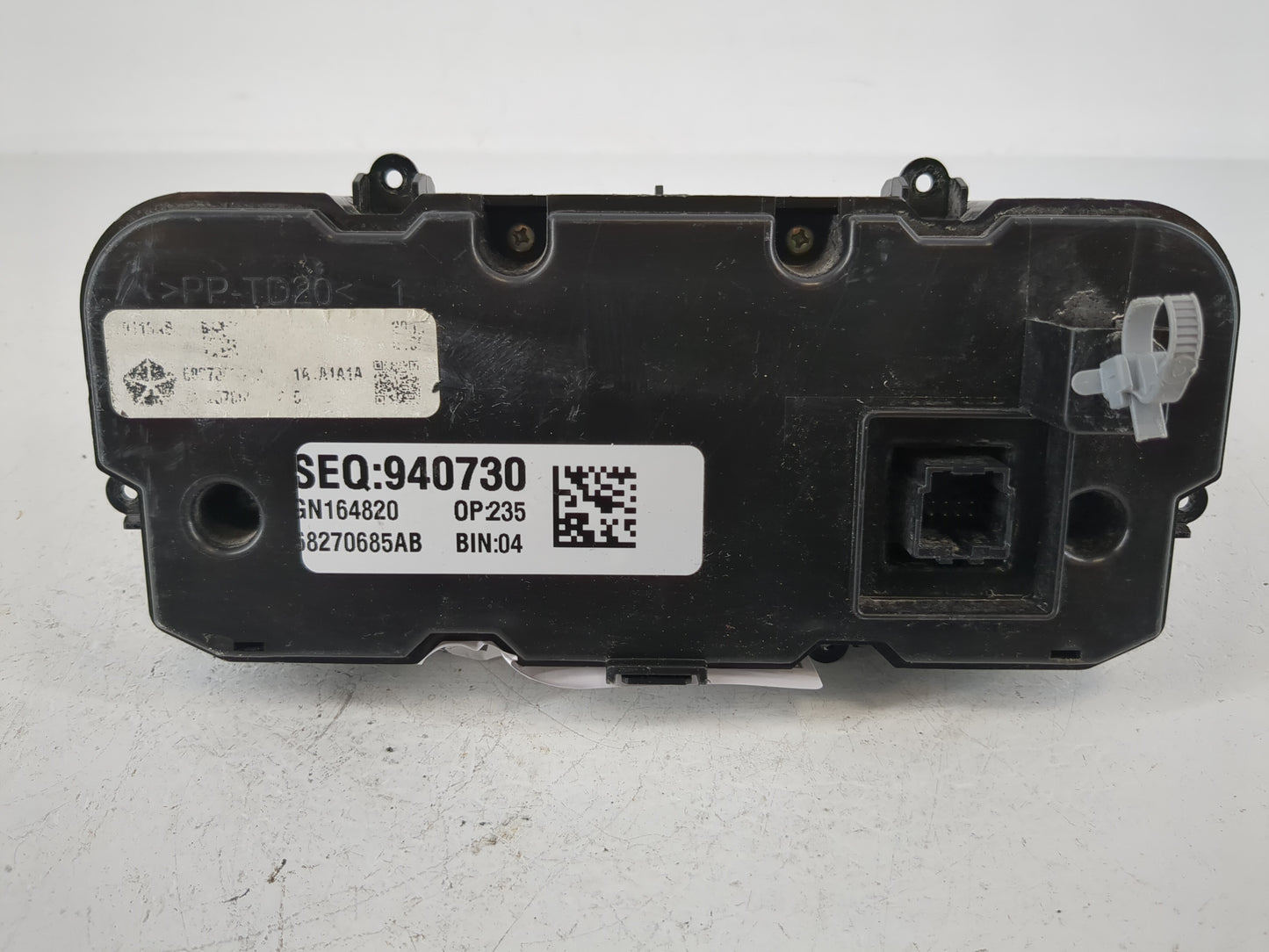 2016-2017 Chrysler 200 Climate Control Module Temperature AC/Heater Replacement P/N:68270685AB Fits Fits 2016 2017 OEM Used