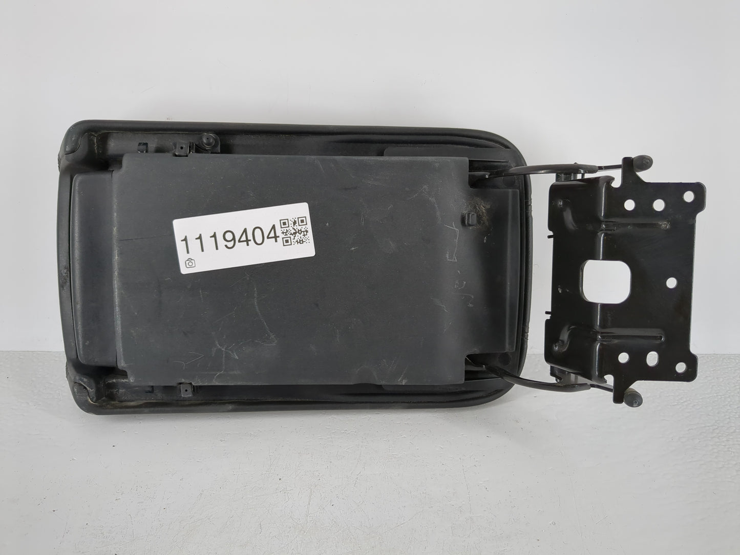 2015-2017 Chrysler 200 Center Console Armrest Cover Lid Fits Fits 2015 2016 2017 OEM Used Auto Parts - Oemusedautoparts1.com