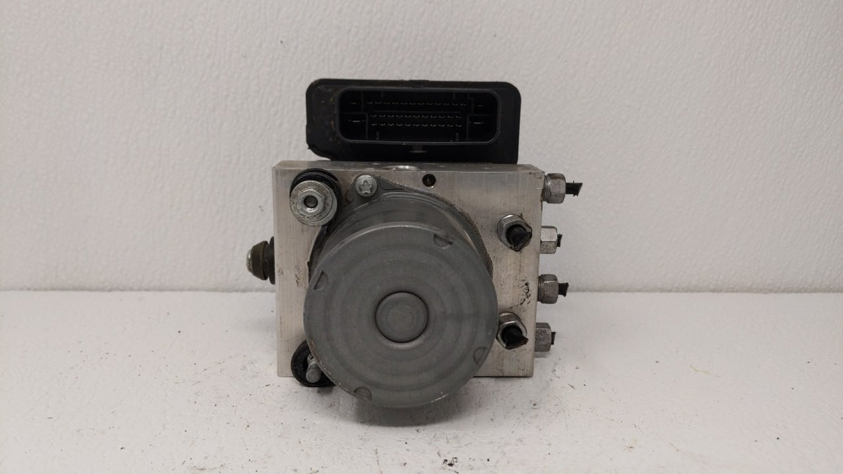 2016 Chrysler 200 ABS Pump Control Module Replacement P/N:68267002AC Fits OEM Used Auto Parts - Oemusedautoparts1.com