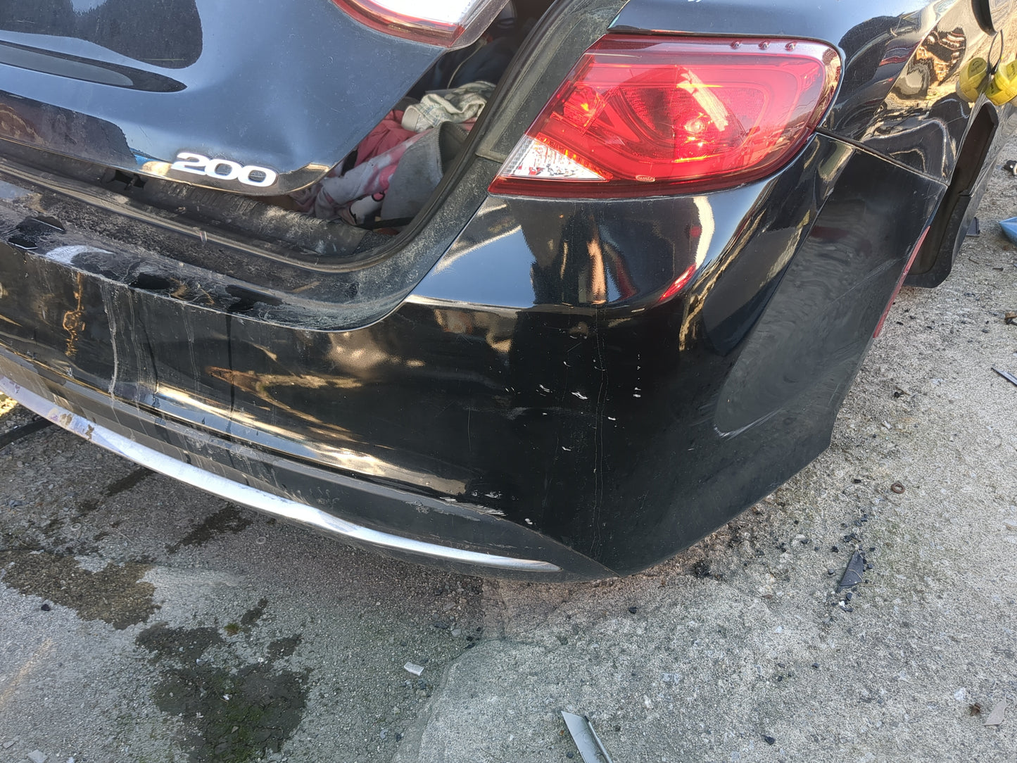 2015-2017 Chrysler 200 Rear Bumper Assembly Oem - Oemusedautoparts1.com
